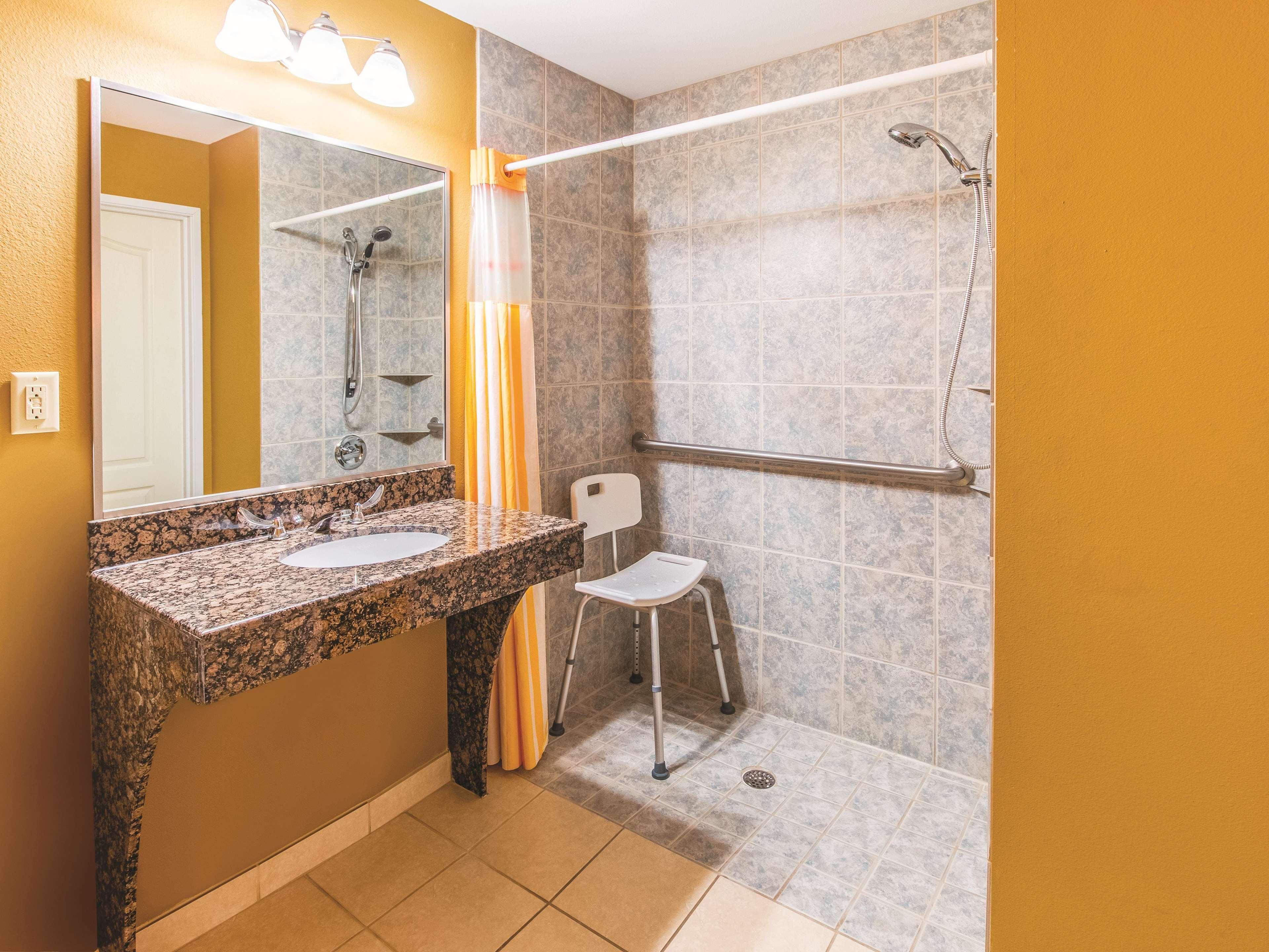 La Quinta By Wyndham Bridgeport Otel Dış mekan fotoğraf