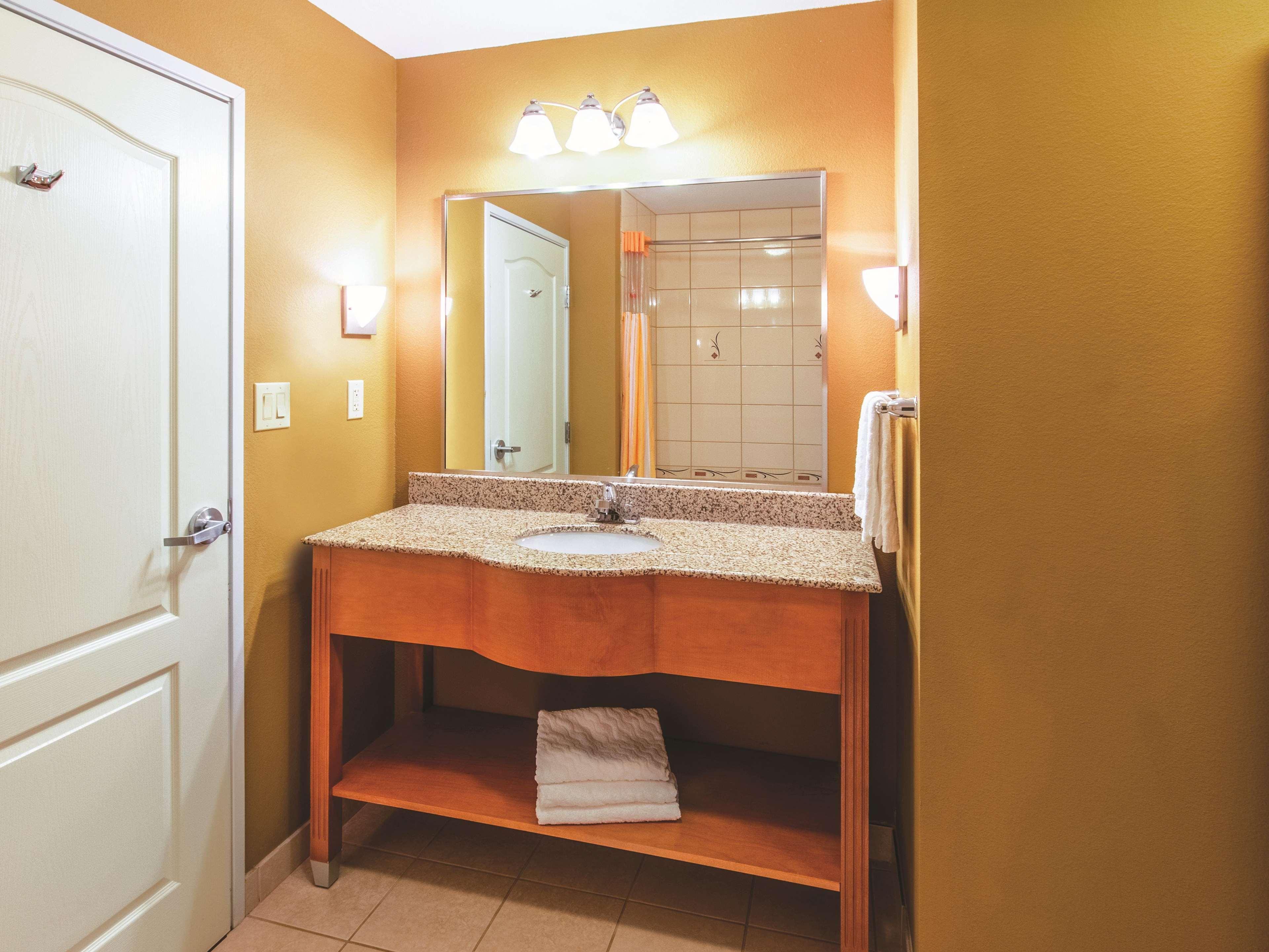 La Quinta By Wyndham Bridgeport Otel Dış mekan fotoğraf